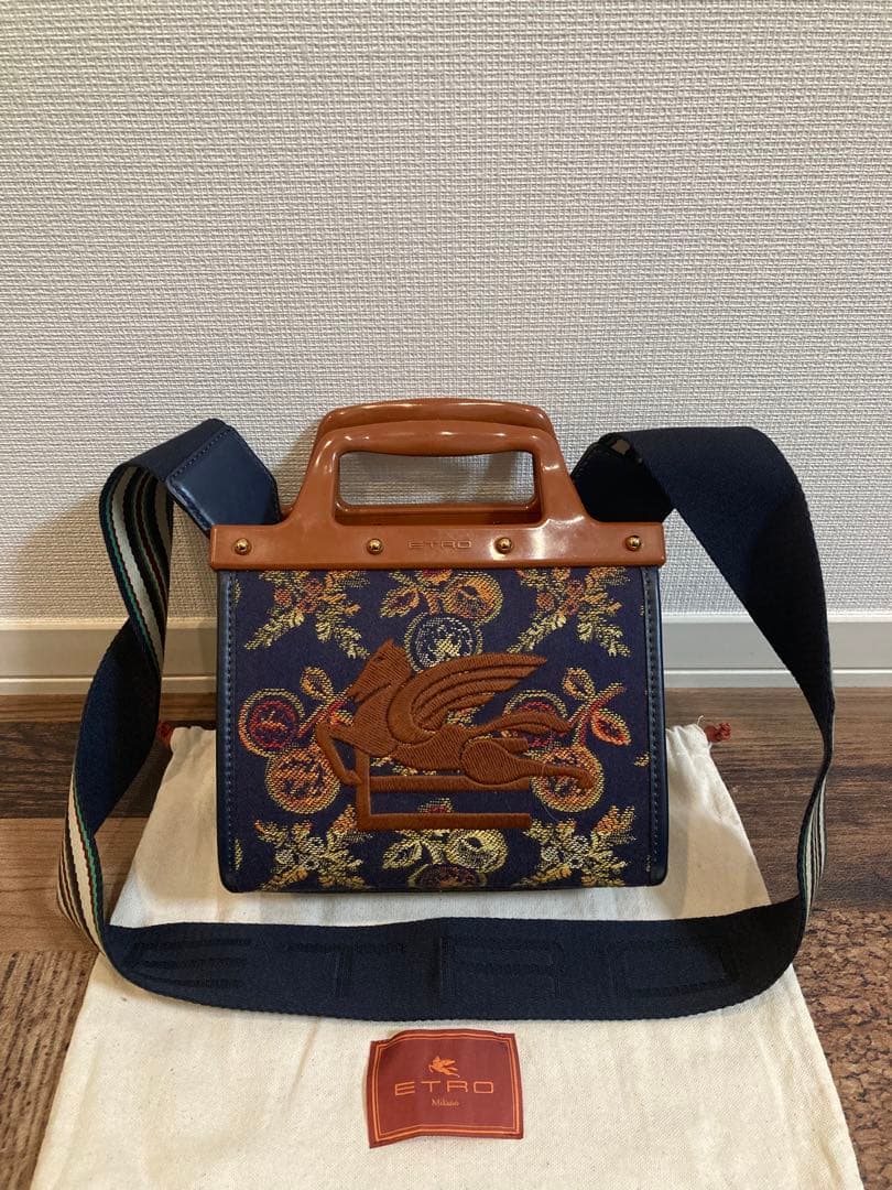 新品同様エトロショルダーバッグゴブラン織ネイビー