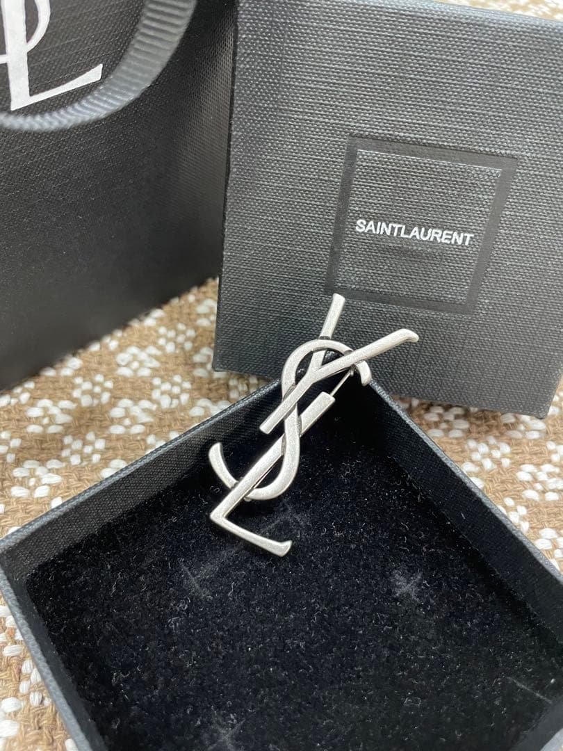 サンローラン ブローチシルバー