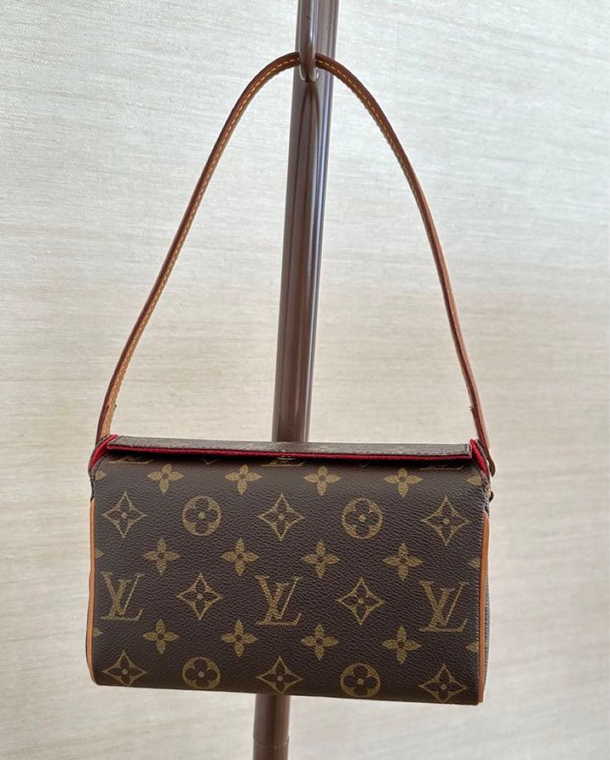 LOUIS VUITTON モノグラムレシタル