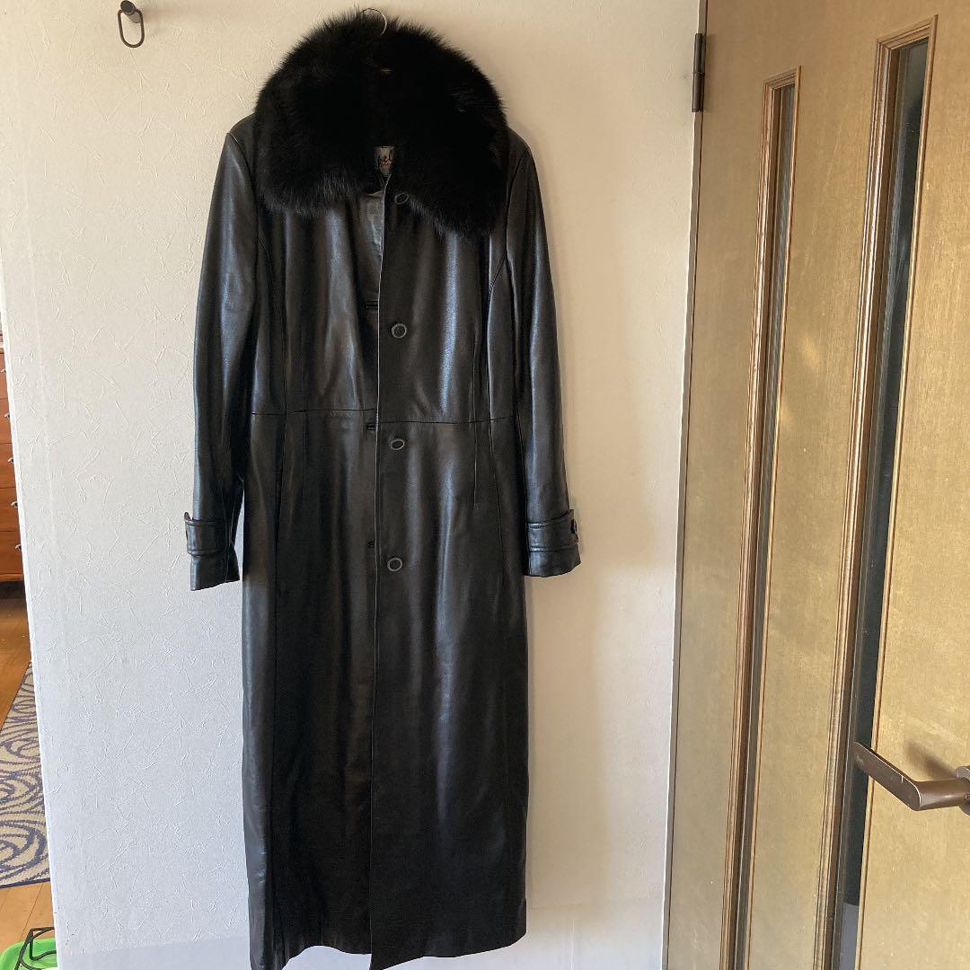 美品、フォックスファー襟のロング革コート