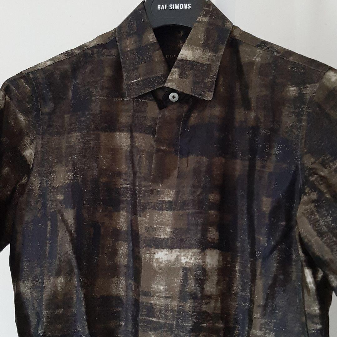 新品未使用バーバリーシルクシャツカーキ