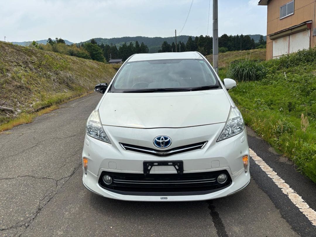 プリウスアルファ平成26年式Sソーリング7万キロ台必ず読みください