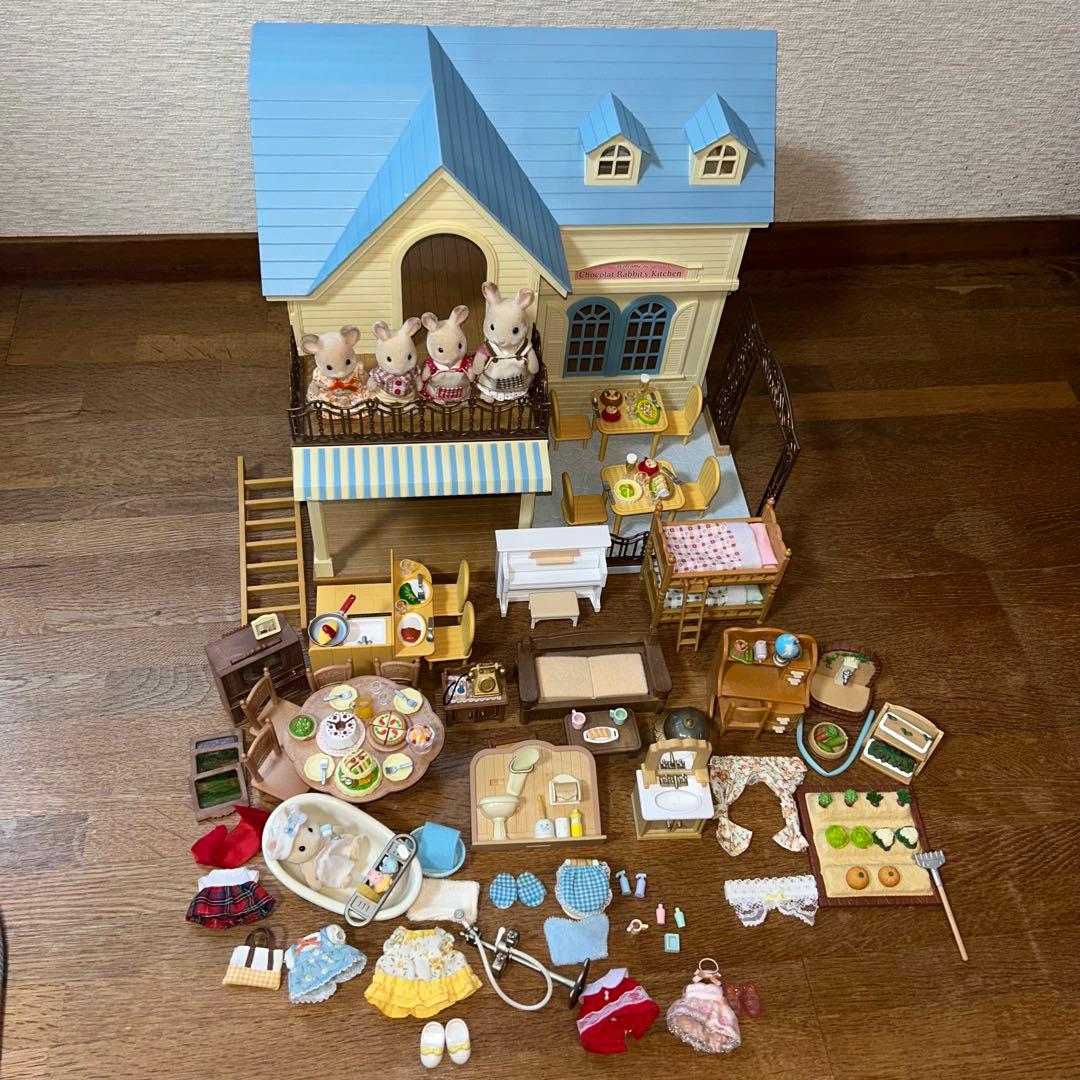 【家具・人形付き！】シルバニアお家はおしゃれな森のキッチン青い屋根のお家