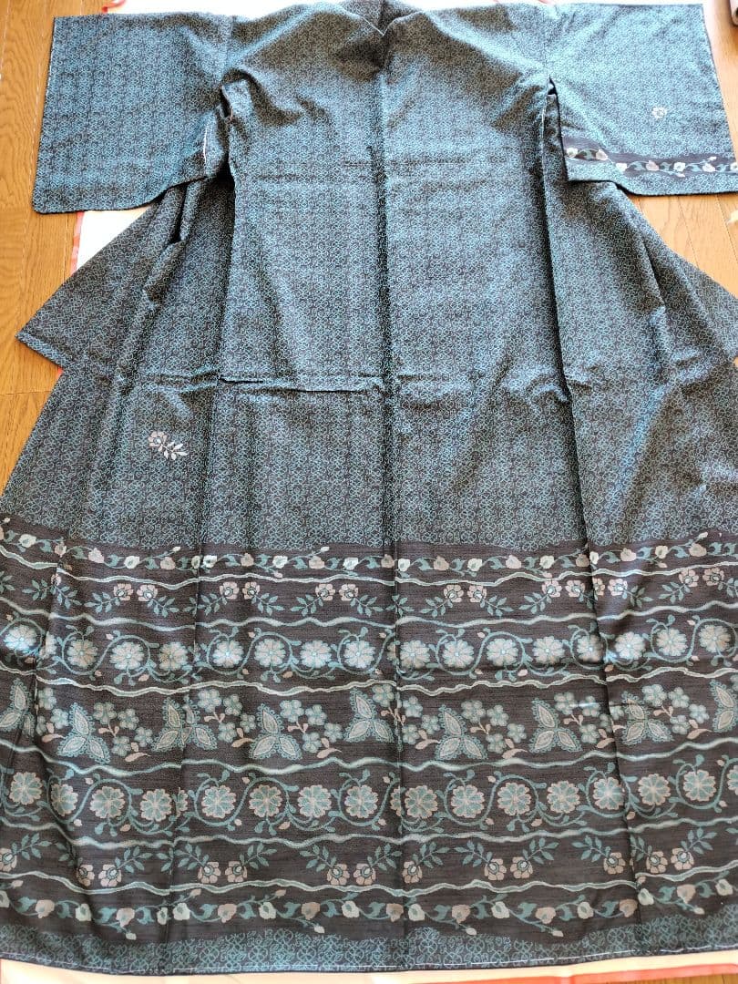 お召し絵羽ロング寸仕付け付き未使用