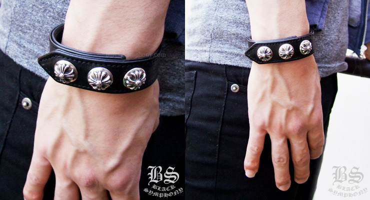 クロムハーツ3ボタン2スナップブレスレットクロスボタンブラック 